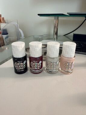 Chill House Forever Wet Nail Polish Set